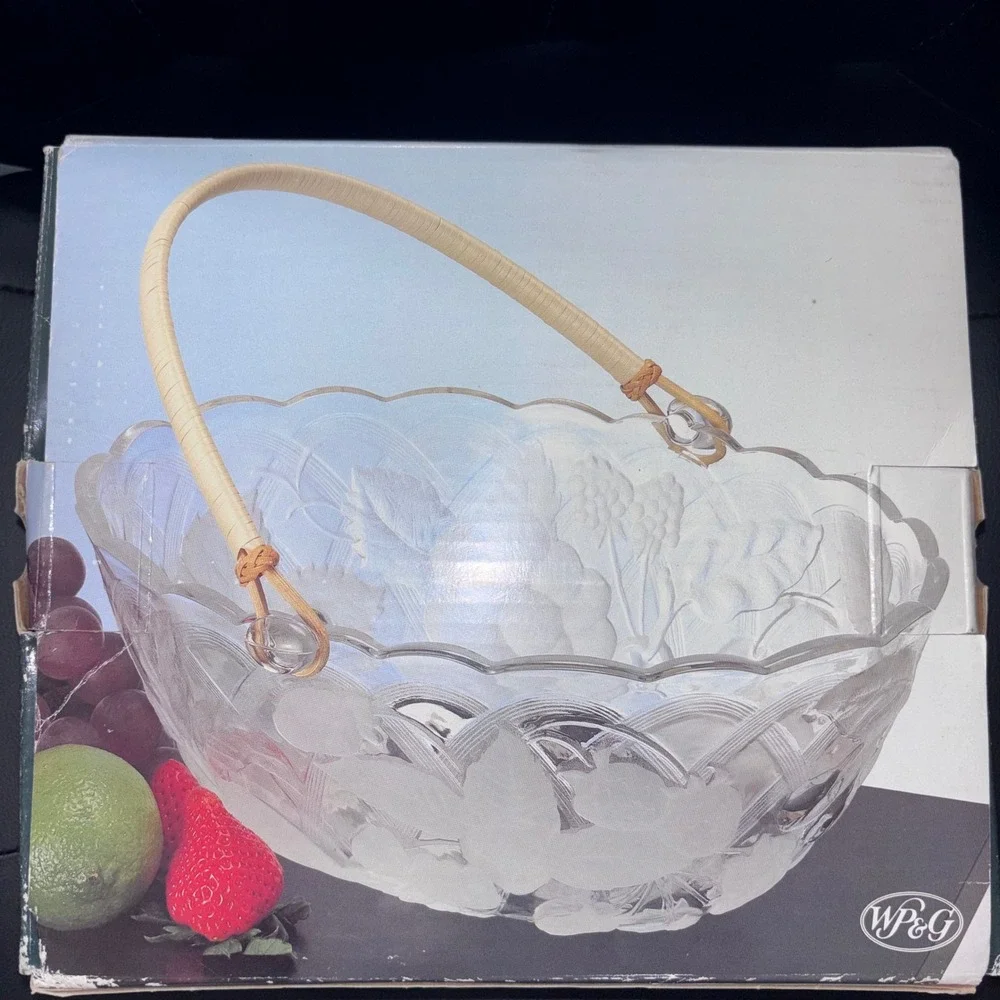 NEW Vintage WP&G Clear Frosted Glass Fruit Delight Basket Japan Scalloped Edges